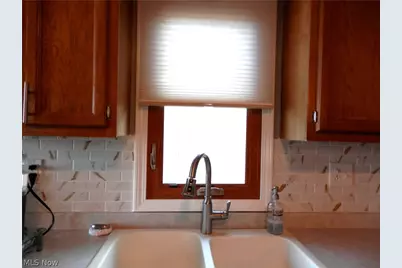 33091 Lake Shore Boulevard, Eastlake, OH 44095 - Photo 9