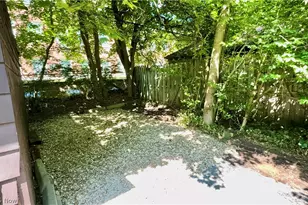 19627 Winslow Rd, Huber Heights, OH 44122 - Photo 9