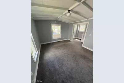 284 3rd Street NW, Barberton, OH 44203 - Photo 9