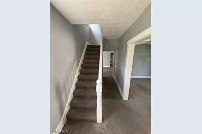 284 3rd Street NW, Barberton, OH 44203 - Photo 5