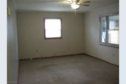 2319 Bollinger Avenue NE, Canton, OH 44705 - Photo 5