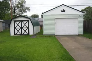 2319 Bollinger Ave NE, Canton, OH 44705 - Photo 3