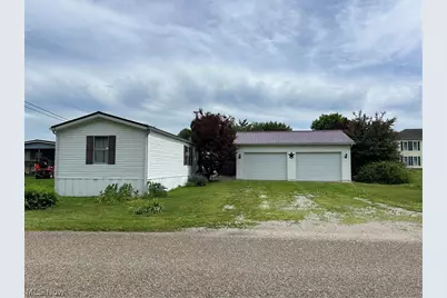 39 N Canal Street, Frazeysburg, OH 43822 - Photo 1