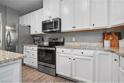 1705 Gate House Street NE, Canton, OH 44721 - Photo 9