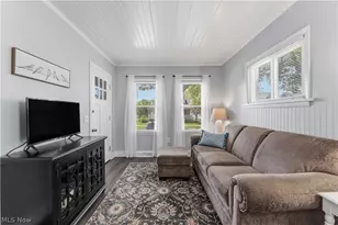 439 Independence St, Fairport Harbor, OH 44077 - Photo 9