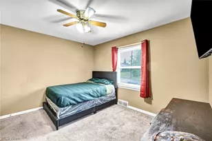 15300 Northwood Ave, Maple Heights, OH 44137 - Photo 19