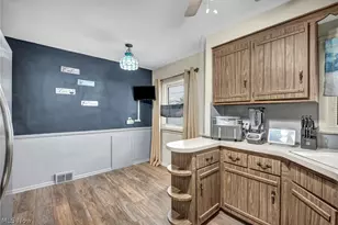 15300 Northwood Ave, Maple Heights, OH 44137 - Photo 9