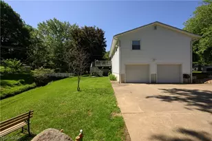 1300 Hyacinth Dr NE, North Canton, OH 44720 - Photo 33