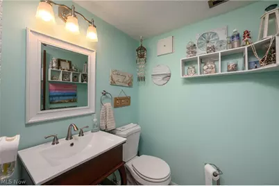 1300 Hyacinth Drive NE, North Canton, OH 44720 - Photo 15