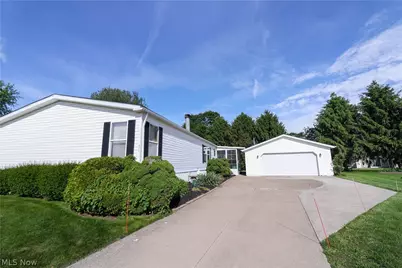 571 Sandtrap Circle, Painesville, OH 44077 - Photo 1