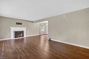 674 Upper Merriman Dr, Akron, OH 44303 - Photo 3