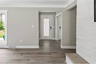 2930 W Royalton Road, Grandview Heights, OH 44147 - Photo 5