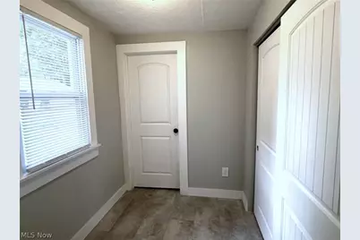 31 E Brookside Avenue, Akron, OH 44301 - Photo 13