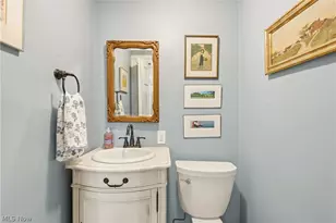 1090 Erie Cliff Dr, Oakwood, OH 44107 - Photo 21