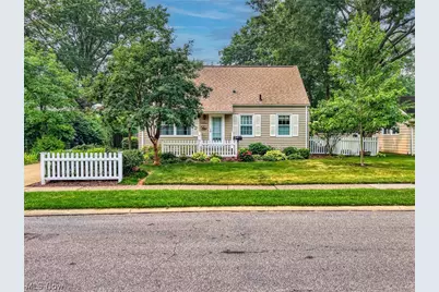 830 Monroe Avenue, Cuyahoga Falls, OH 44221 - Photo 1