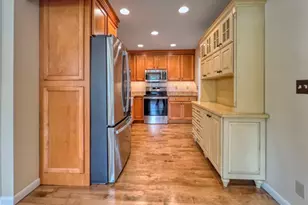 830 Monroe Ave, Cuyahoga Falls, OH 44221 - Photo 5