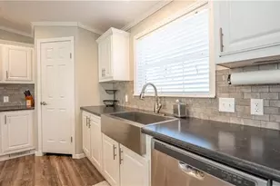 5719 N Richmond Rd, Pierpont, OH 44082 - Photo 9