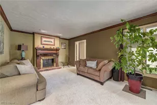 5920 Mills Creek Ln, North Ridgeville, OH 44039 - Photo 9