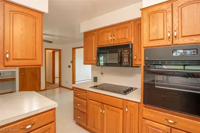 6501 Ravenna Avenue, Louisville, OH 44641 - Photo 17