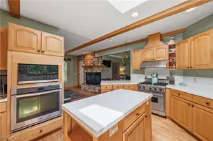 6308 Manchester Rd, New Franklin, OH 44216 - Photo 13