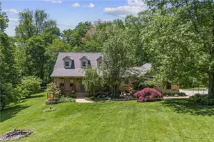 6308 Manchester Rd, New Franklin, OH 44216 - Photo 1