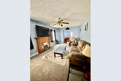 421 Celtic Street, Akron, OH 44314 - Photo 5