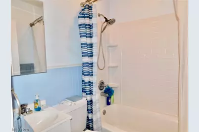 421 Celtic Street, Akron, OH 44314 - Photo 17