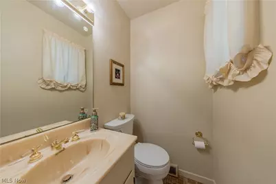 1750 Kenton Circle, Lyndhurst, OH 44124 - Photo 29