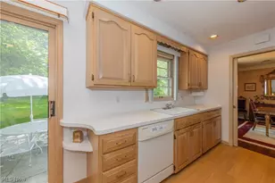 1750 Kenton Cir, Lyndhurst, OH 44124 - Photo 11