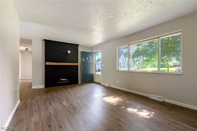 2992 Walbridge Drive, Akron, OH 44319 - Photo 3