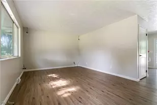 2992 Walbridge Dr, Akron, OH 44319 - Photo 5