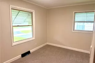 2065 Clermont Ave NE, Warren, OH 44483 - Photo 27