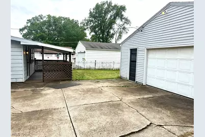 2065 Clermont Avenue NE, Warren, OH 44483 - Photo 3