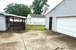 2065 Clermont Ave NE, Warren, OH 44483 - Photo 3