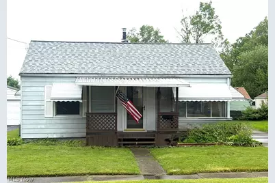 2065 Clermont Avenue NE, Warren, OH 44483 - Photo 1