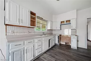 1304 W Waterloo Rd, Akron, OH 44314 - Photo 5