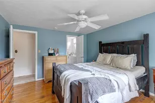 24000 Amesbury Dr, North Olmsted, OH 44070 - Photo 19