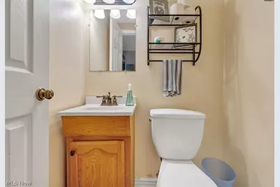 24000 Amesbury Drive, North Olmsted, OH 44070 - Photo 13