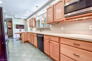 28833 Clark Dr, Wickliffe, OH 44092 - Photo 15