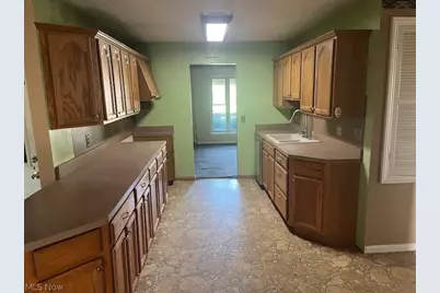 1153 Gulf Road, Elyria, OH 44035 - Photo 7