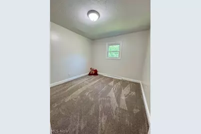 7068 Woodell Avenue NE, Canton, OH 44721 - Photo 9