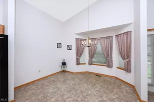 3117 Dorchester Ct, Akron, OH 44312 - Photo 9