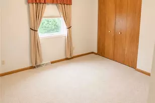 2189 Woodgate St, Youngstown, OH 44515 - Photo 9