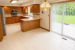 2189 Woodgate St, Youngstown, OH 44515 - Photo 7
