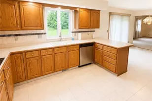 2189 Woodgate St, Youngstown, OH 44515 - Photo 5