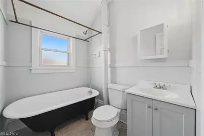 2471 Tremont Avenue #Up, Loveland, OH 44113 - Photo 13