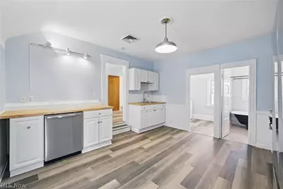 2471 Tremont Avenue #Up, Loveland, OH 44113 - Photo 11
