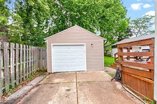 6806 Dartworth Dr, Parma, OH 44129 - Photo 5