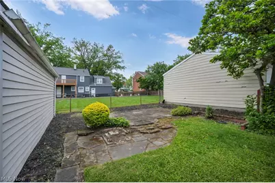 16911 Throckley Avenue, Loveland, OH 44128 - Photo 37
