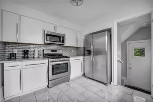 16911 Throckley Ave, Loveland, OH 44128 - Photo 15